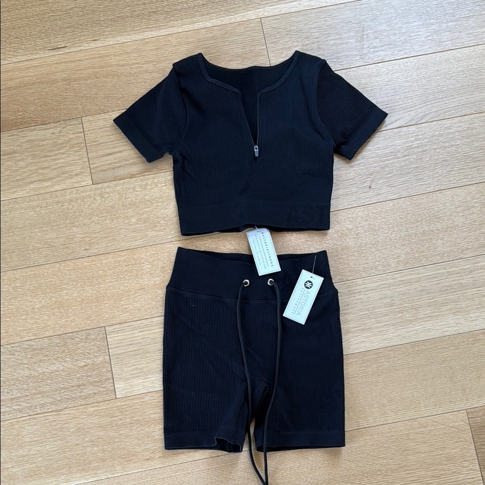 Astoria Black Ribbed Two-Piece Set size small